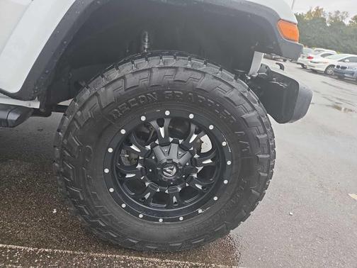 2020 Jeep Wrangler Unlimited Sahara Altitude