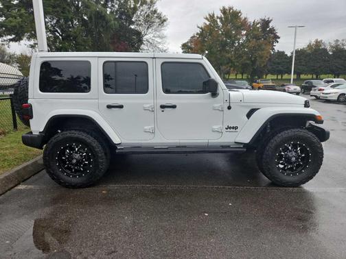 2020 Jeep Wrangler Unlimited Sahara Altitude
