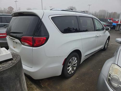 2019 Chrysler Pacifica Touring-L