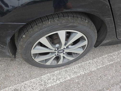 Ultra Black 2017 Hyundai Accent Value Edition