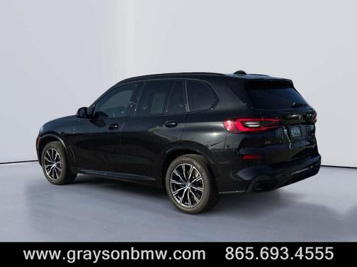 2022 BMW X5 M50i
