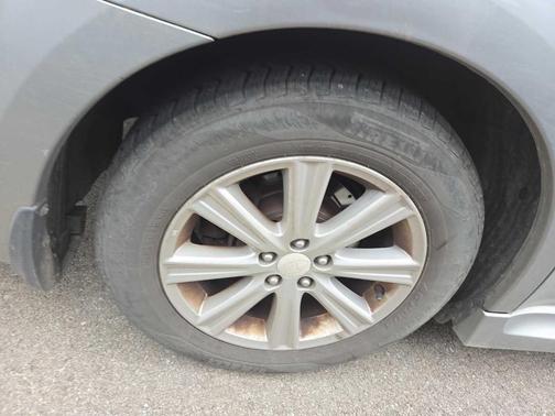 2011 Subaru Legacy 2.5i Premium