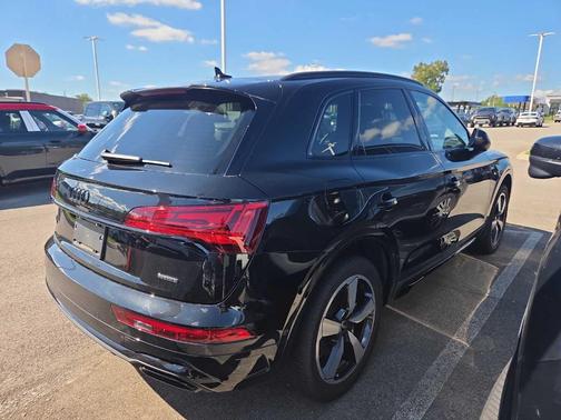 2022 Audi Q5 45 S line Prestige