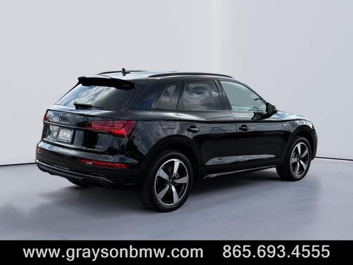 2022 Audi Q5 45 S line Prestige