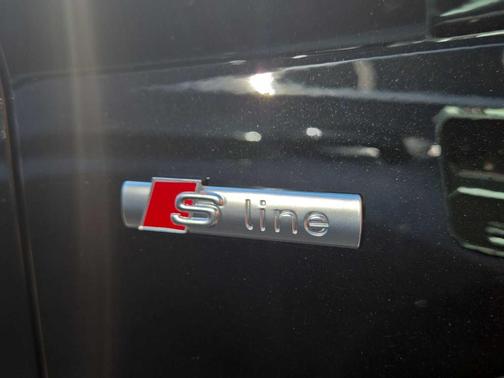 2022 Audi Q5 45 S line Prestige