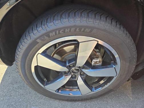 2022 Audi Q5 45 S line Prestige