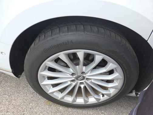 Glacier White Metallic 2019 Audi A8 L 55