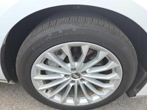 Glacier White Metallic 2019 Audi A8 L 55