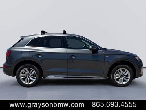 Daytona Gray Pearl Effect 2023 Audi Q5 45 S line quattro Premium