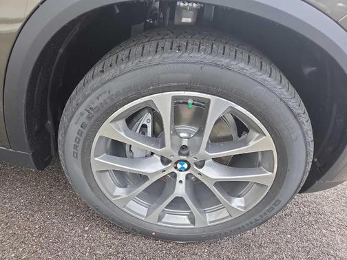 Manhattan Brown 2026 BMW X5 xDrive40i