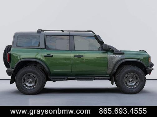 Eruption Green Metallic 2024 Ford Bronco Everglades