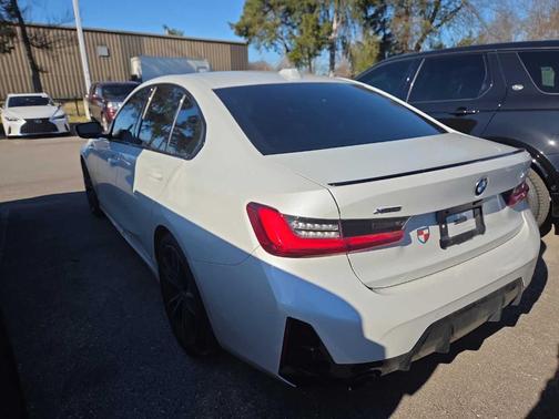 2024 BMW 330 i xDrive