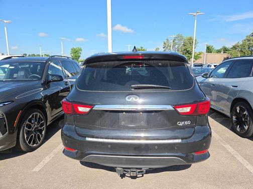 2016 INFINITI QX60 Base