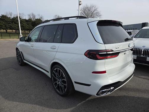 2026 BMW X7 M60i