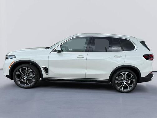 Mineral White 2026 BMW X5 sDrive40i