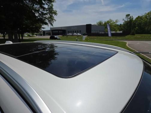 Mineral White 2026 BMW X5 sDrive40i