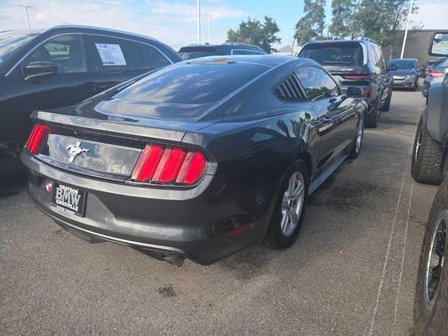 2017 Ford Mustang V6