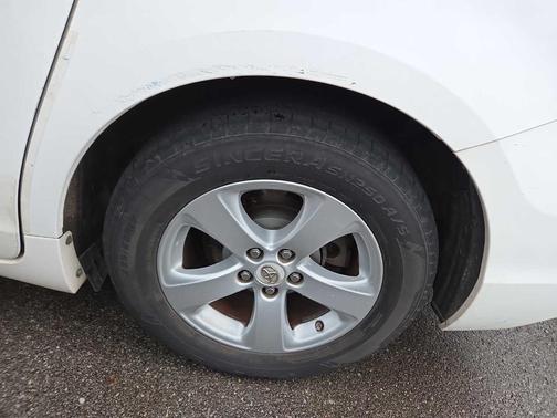 2011 Toyota Sienna LE
