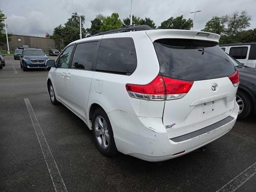 2011 Toyota Sienna LE