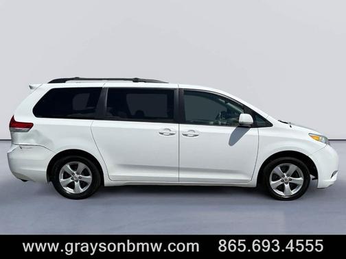 2011 Toyota Sienna LE