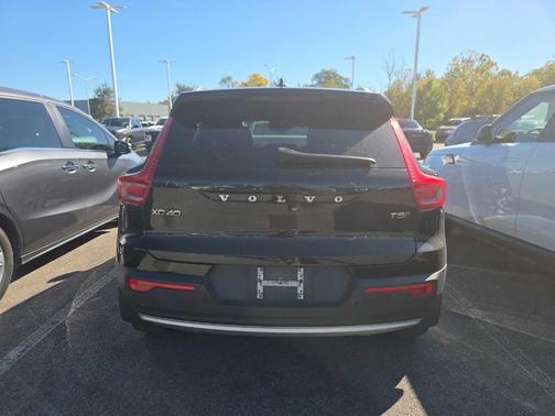 2019 Volvo XC40 T5 Momentum