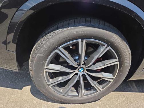 Black 2026 BMW X5 xDrive40i