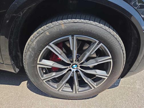 Black 2026 BMW X5 xDrive40i