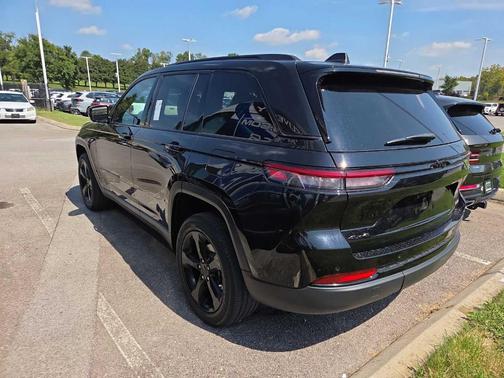 2023 Jeep Grand Cherokee Altitude
