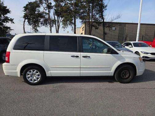 2008 Chrysler Town & Country LX