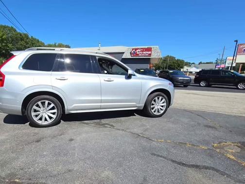 2018 Volvo XC90 T6 Momentum