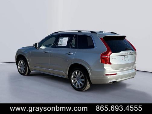 2018 Volvo XC90 T6 Momentum