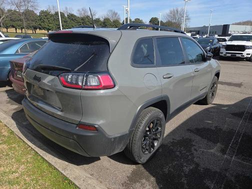 2023 Jeep Cherokee Altitude Lux