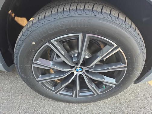 Gray Metallic 2026 BMW X5 sDrive40i