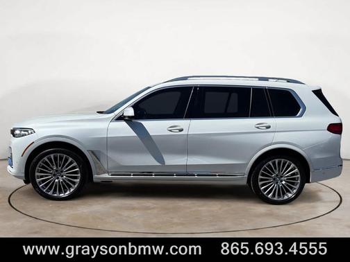 Mineral White Metallic 2021 BMW X7 xDrive40i