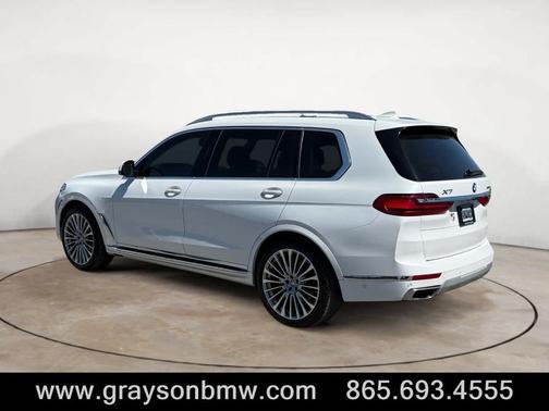 Mineral White Metallic 2021 BMW X7 xDrive40i