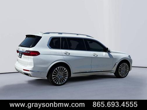 Mineral White Metallic 2021 BMW X7 xDrive40i
