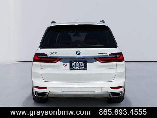 Mineral White Metallic 2021 BMW X7 xDrive40i