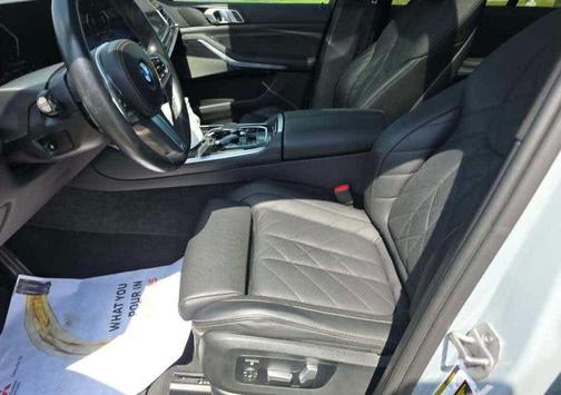 Gray Metallic 2024 BMW X5 xDrive40i