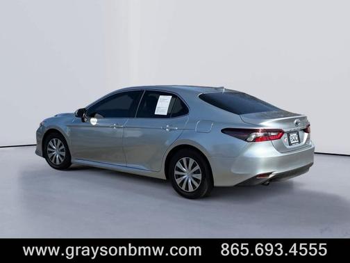 2022 Toyota Camry Hybrid LE