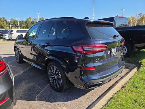2022 BMW X5 M50i