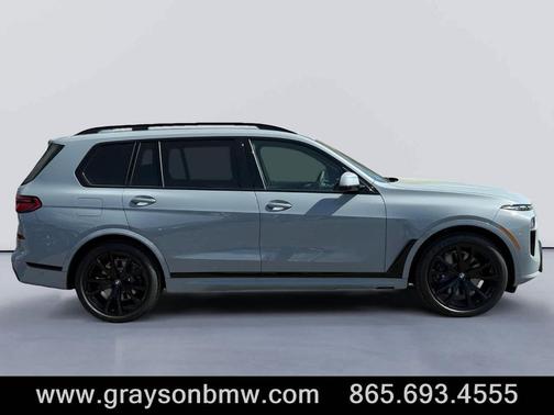 Gray Metallic 2026 BMW X7 xDrive40i