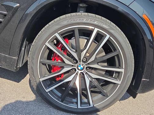Black Sapphire Metallic 2025 BMW X5 M60i