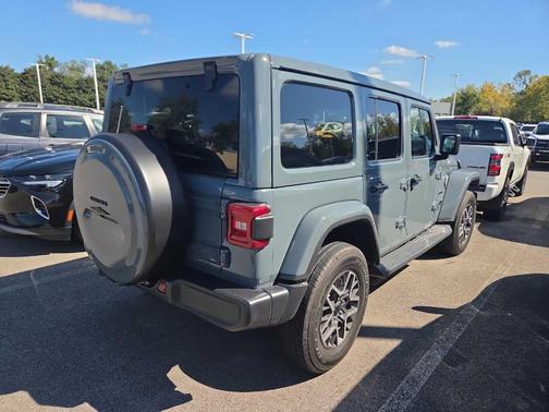 2024 Jeep Wrangler Sahara