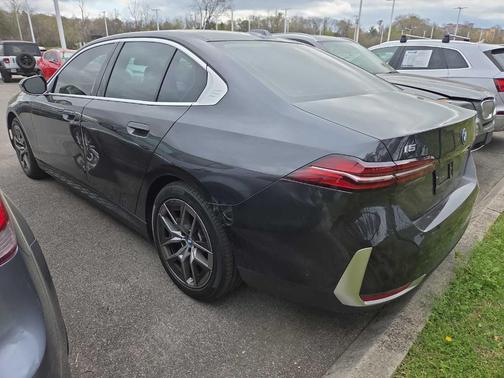 Dark Graphite Metallic 2024 BMW i5 eDrive40