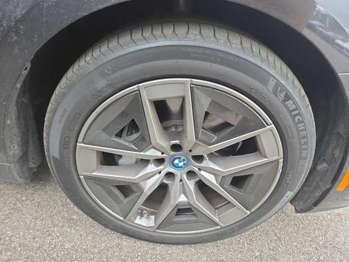 Dark Graphite Metallic 2024 BMW i5 eDrive40