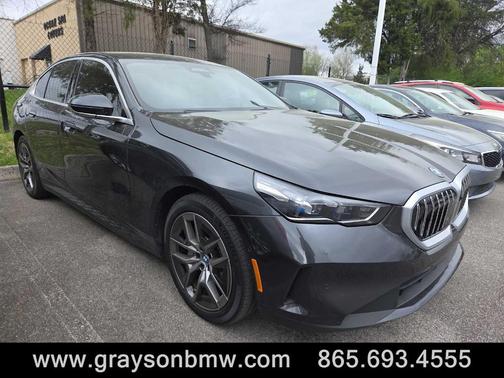 Dark Graphite Metallic 2024 BMW i5 eDrive40