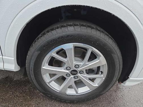 2024 Audi Q3 40 Premium