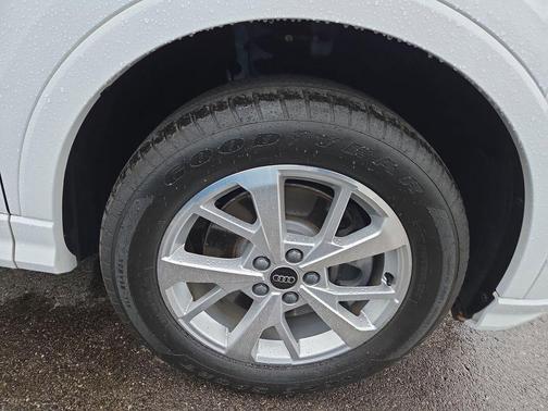 2024 Audi Q3 40 Premium