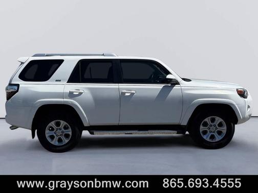 Super White 2017 Toyota 4Runner SR5