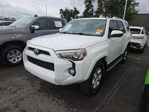 Super White 2017 Toyota 4Runner SR5